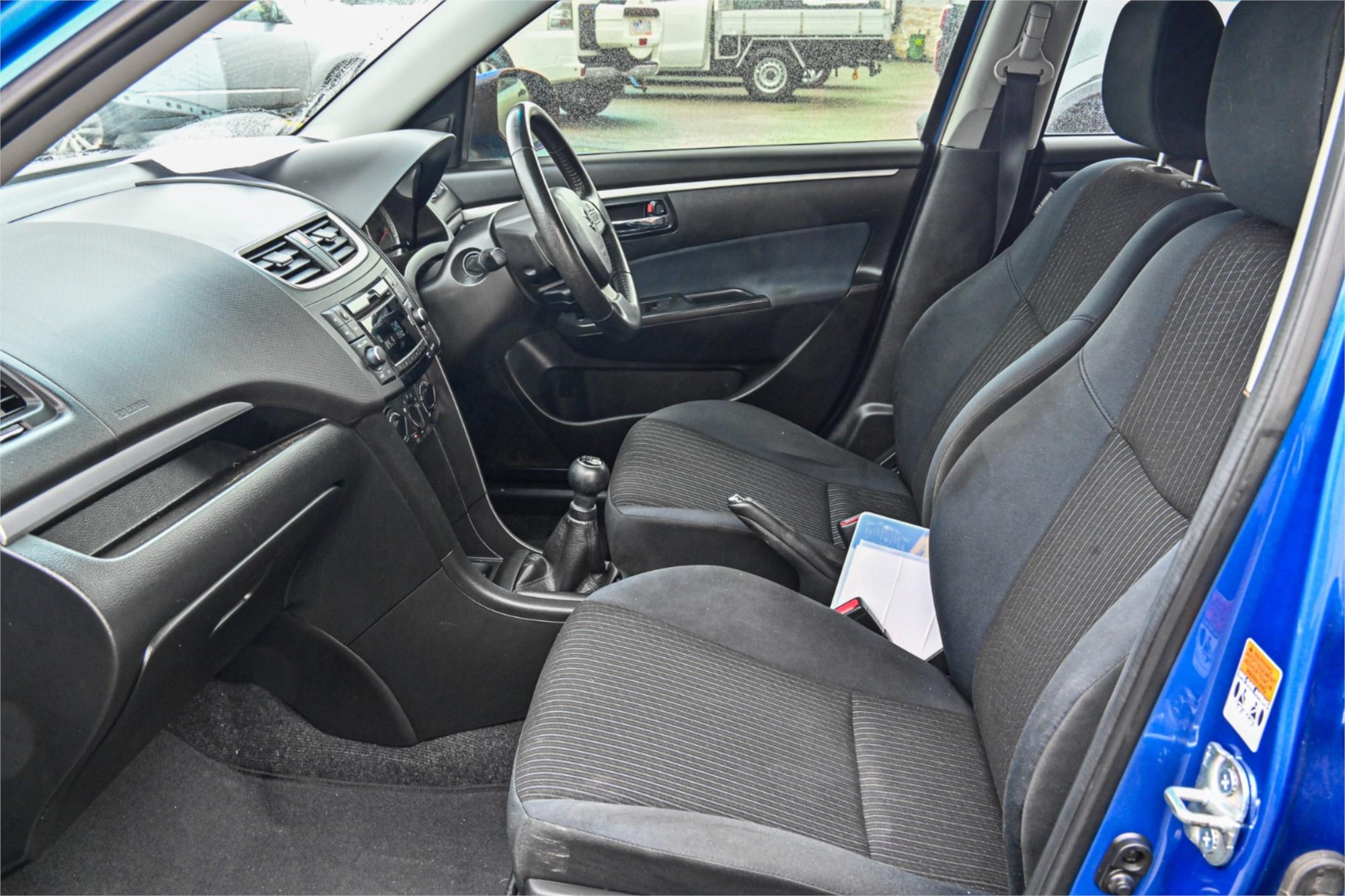 2014 SUZUKI SWIFT FZ MY13 GL 5 SP MANUAL 5D HATCHBACK