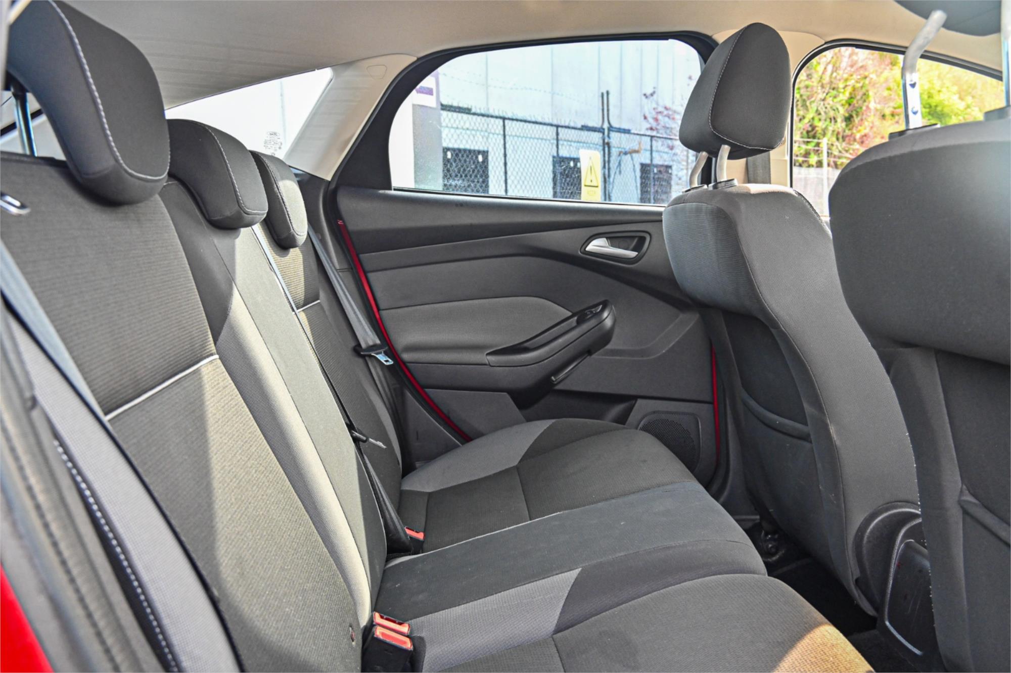 2012 FORD FOCUS LW MK2 TREND 6 SP AUTOMATIC 4D SEDAN