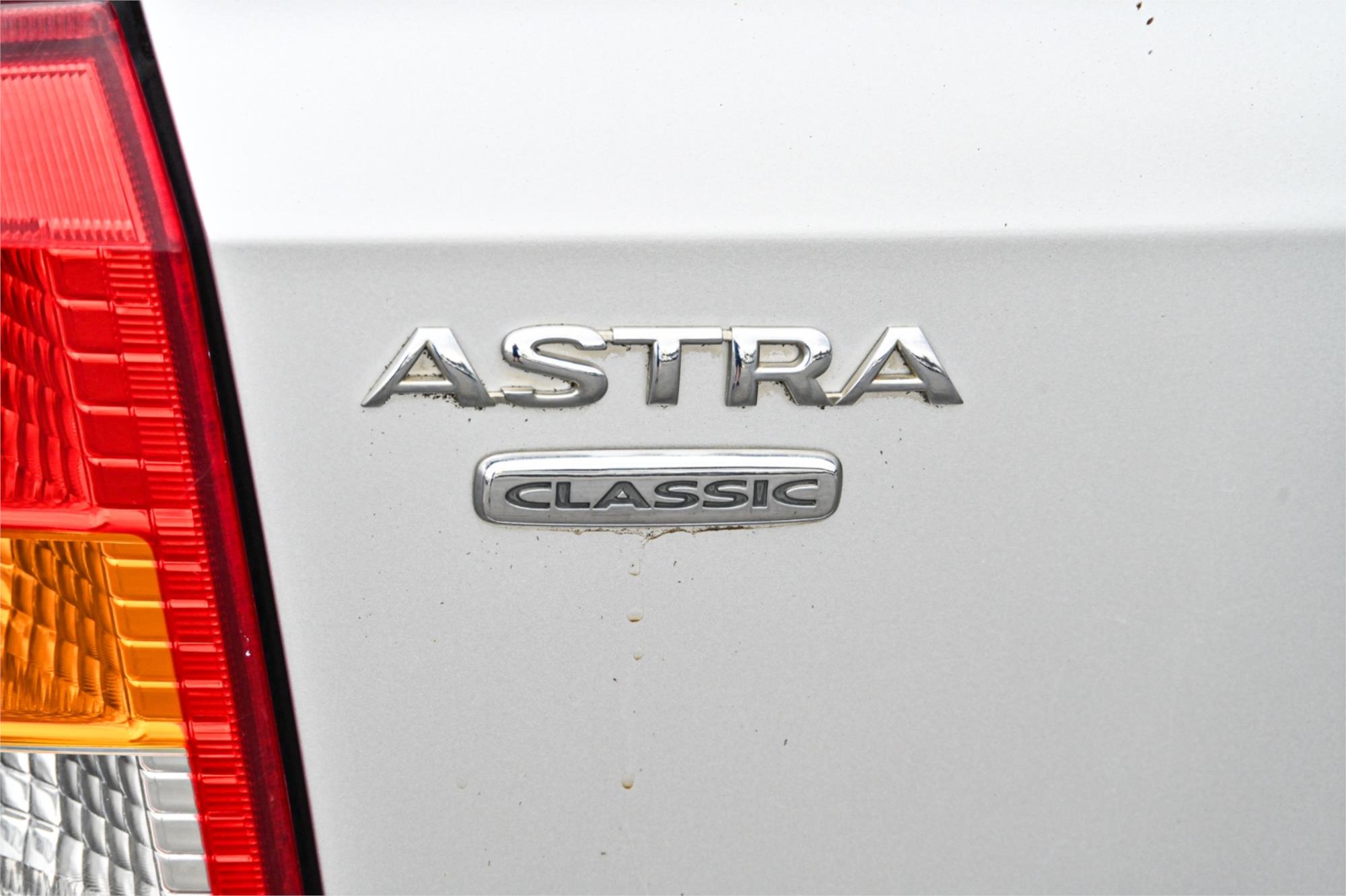 2005 HOLDEN ASTRA TS CLASSIC 4 SP AUTOMATIC 5D HATCHBACK