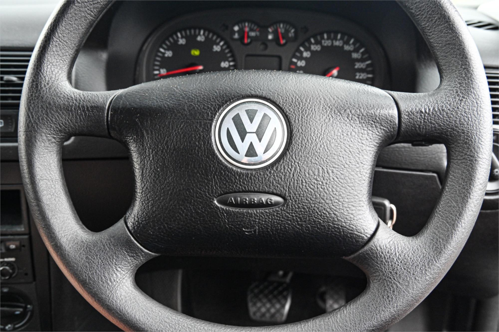 2003 VOLKSWAGEN GOLF 1.6 S 4 SP AUTOMATIC 5D HATCHBACK
