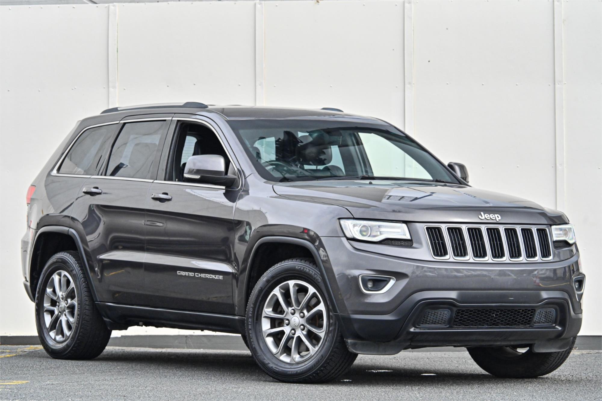 2013 JEEP GRAND CHEROKEE WK MY13 LAREDO (4x4) 5 SP AUTOMATIC 4D WAGON