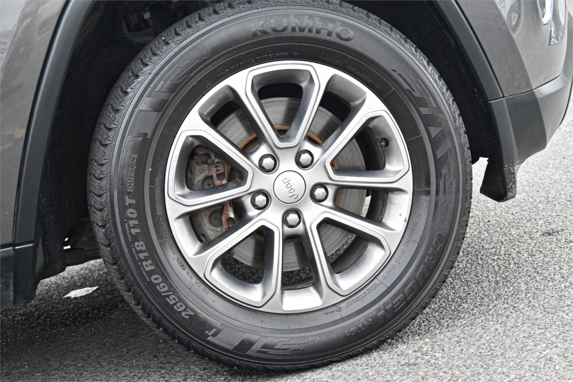 2013 JEEP GRAND CHEROKEE WK MY13 LAREDO (4x4) 5 SP AUTOMATIC 4D WAGON