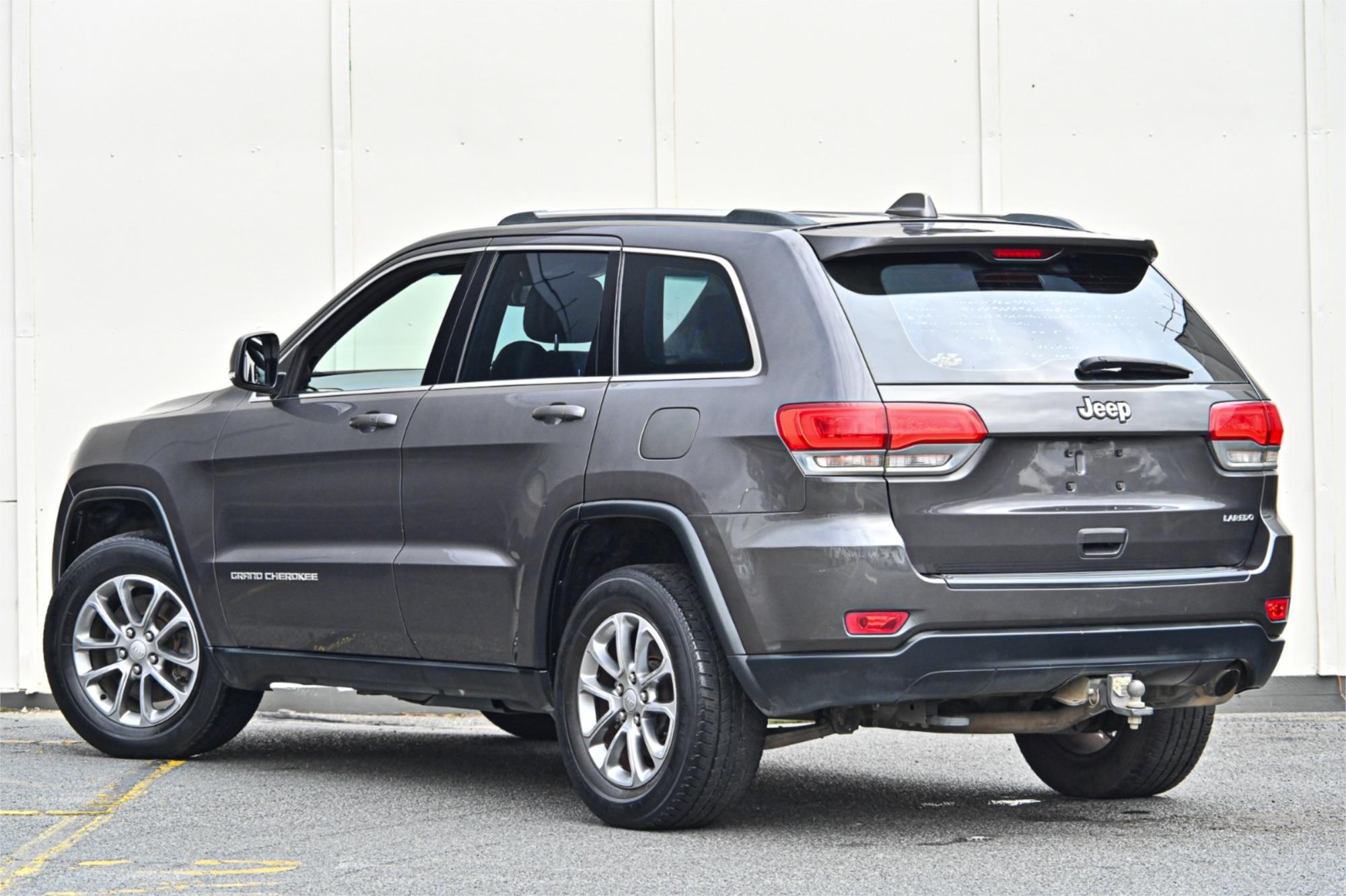 2013 JEEP GRAND CHEROKEE WK MY13 LAREDO (4x4) 5 SP AUTOMATIC 4D WAGON