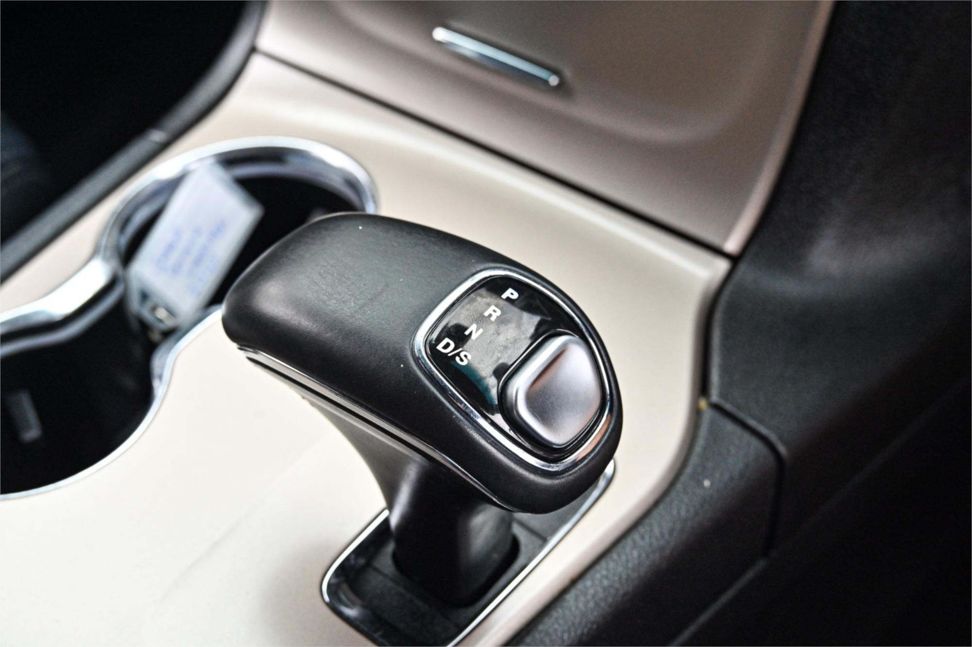 2013 JEEP GRAND CHEROKEE WK MY13 LAREDO (4x4) 5 SP AUTOMATIC 4D WAGON