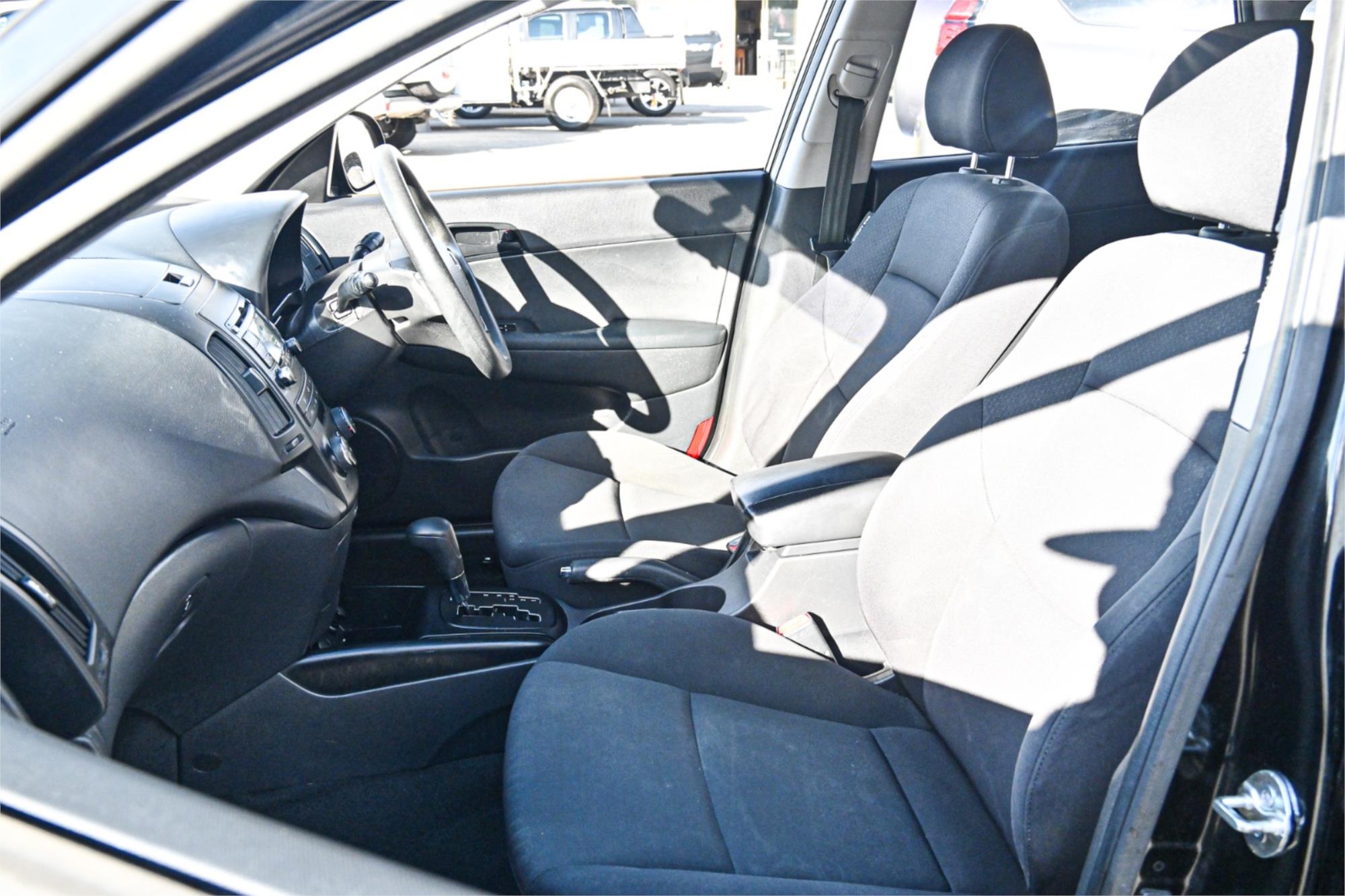 2011 HYUNDAI i30 FD MY11 SX 4 SP AUTOMATIC 5D HATCHBACK