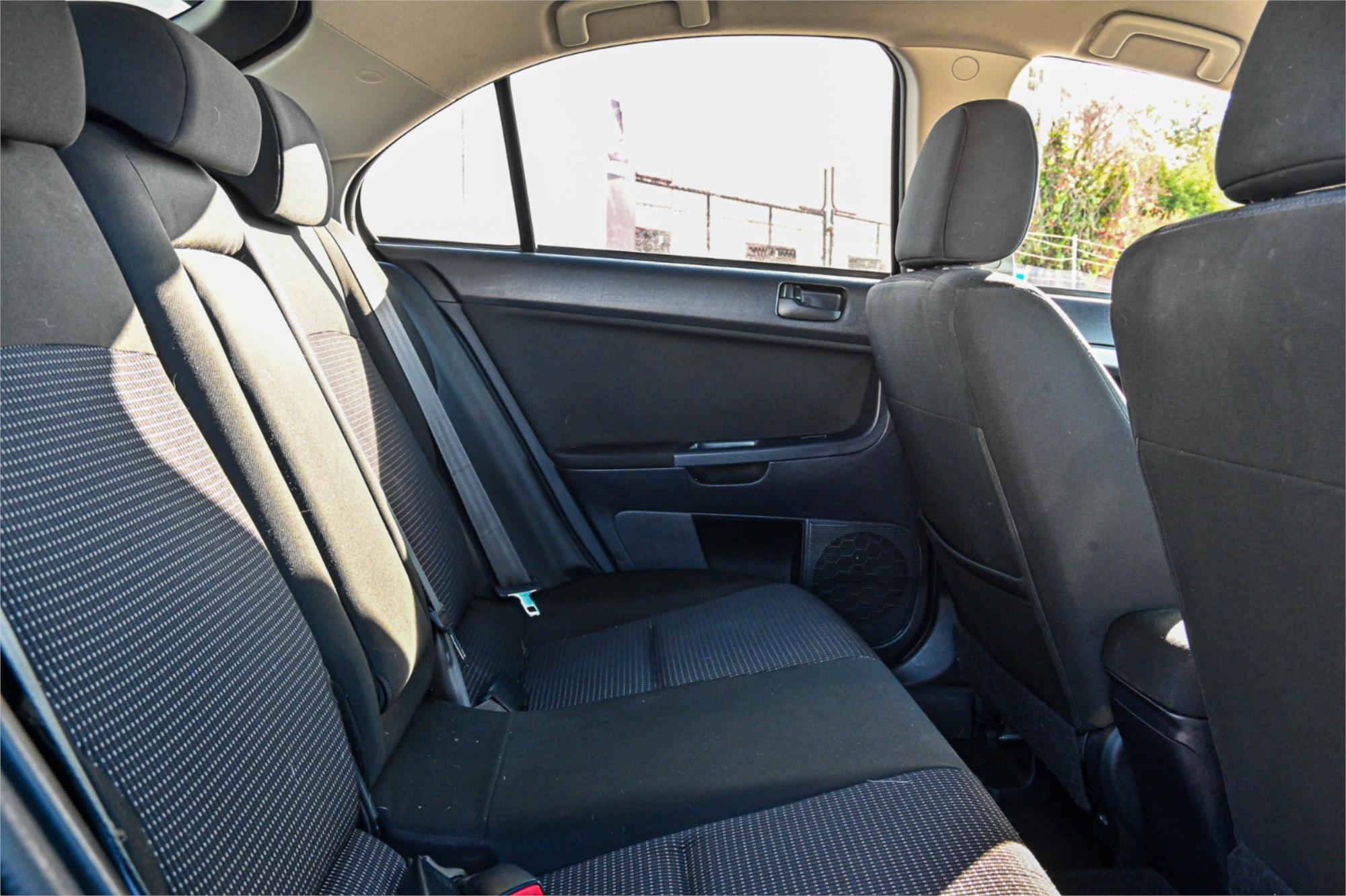 2010 MITSUBISHI LANCER CJ MY11 SX SPORTBACK 5 SP MANUAL 5D HATCHBACK