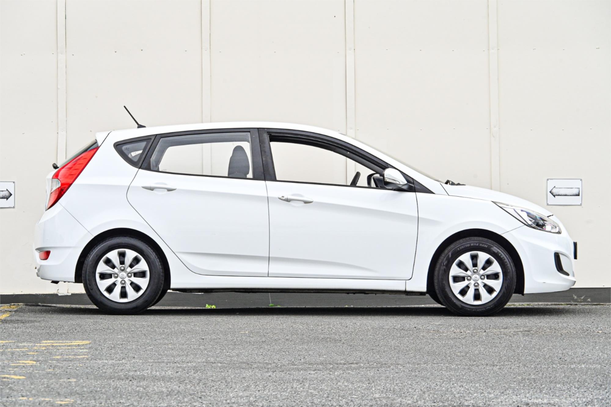 2016 HYUNDAI ACCENT RB4 MY16 ACTIVE CVT AUTO 6 SPEED 5D HATCHBACK
