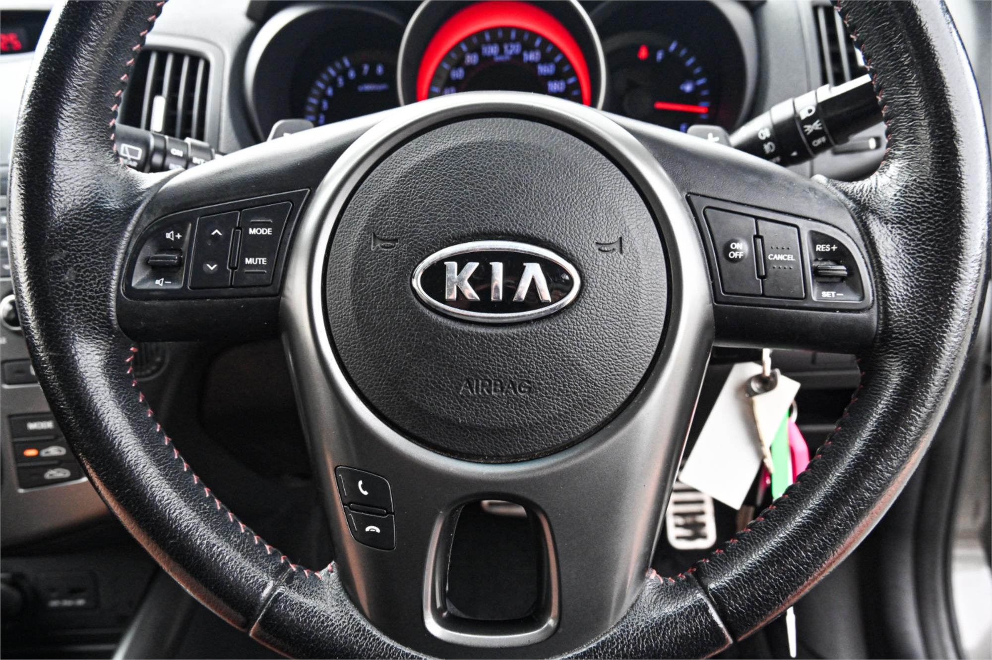 2011 KIA CERATO TD MY11 SLi 6 SP AUTOMATIC 5D HATCHBACK