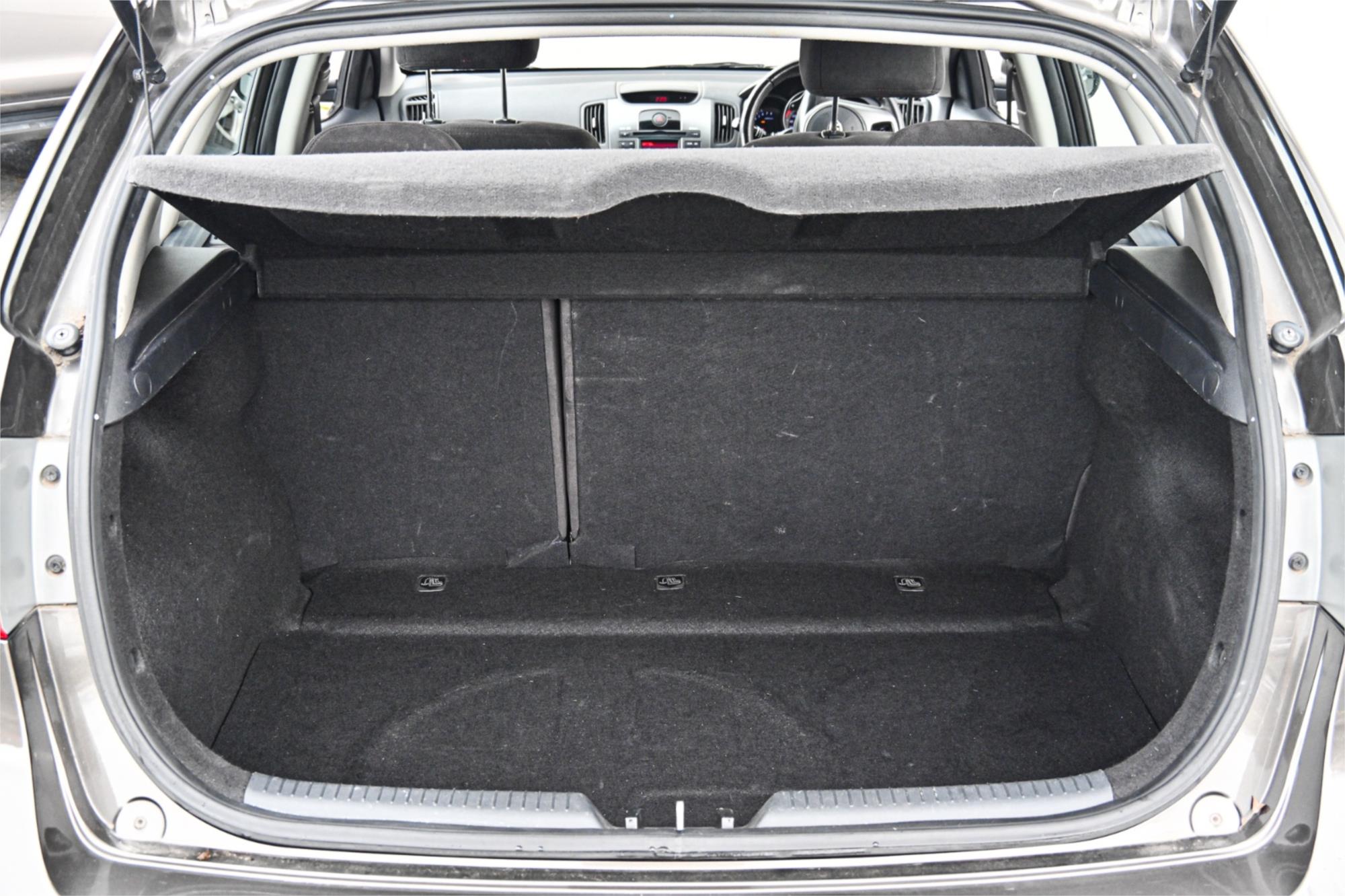 2011 KIA CERATO TD MY11 SLi 6 SP AUTOMATIC 5D HATCHBACK