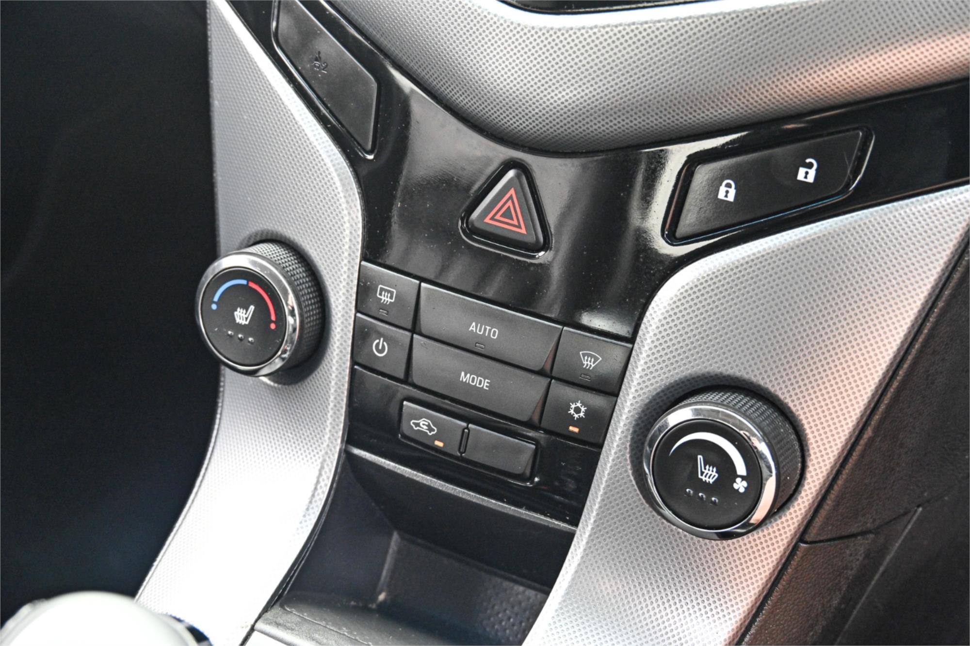 2012 HOLDEN CRUZE JH MY12 SRi V 6 SP AUTOMATIC 4D SEDAN