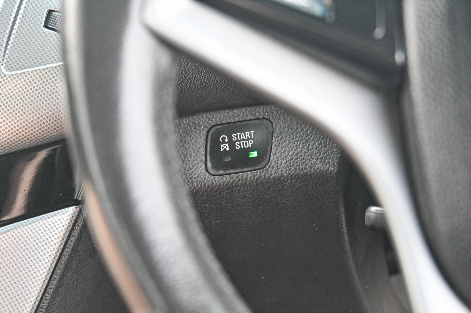 2012 HOLDEN CRUZE JH MY12 SRi V 6 SP AUTOMATIC 4D SEDAN