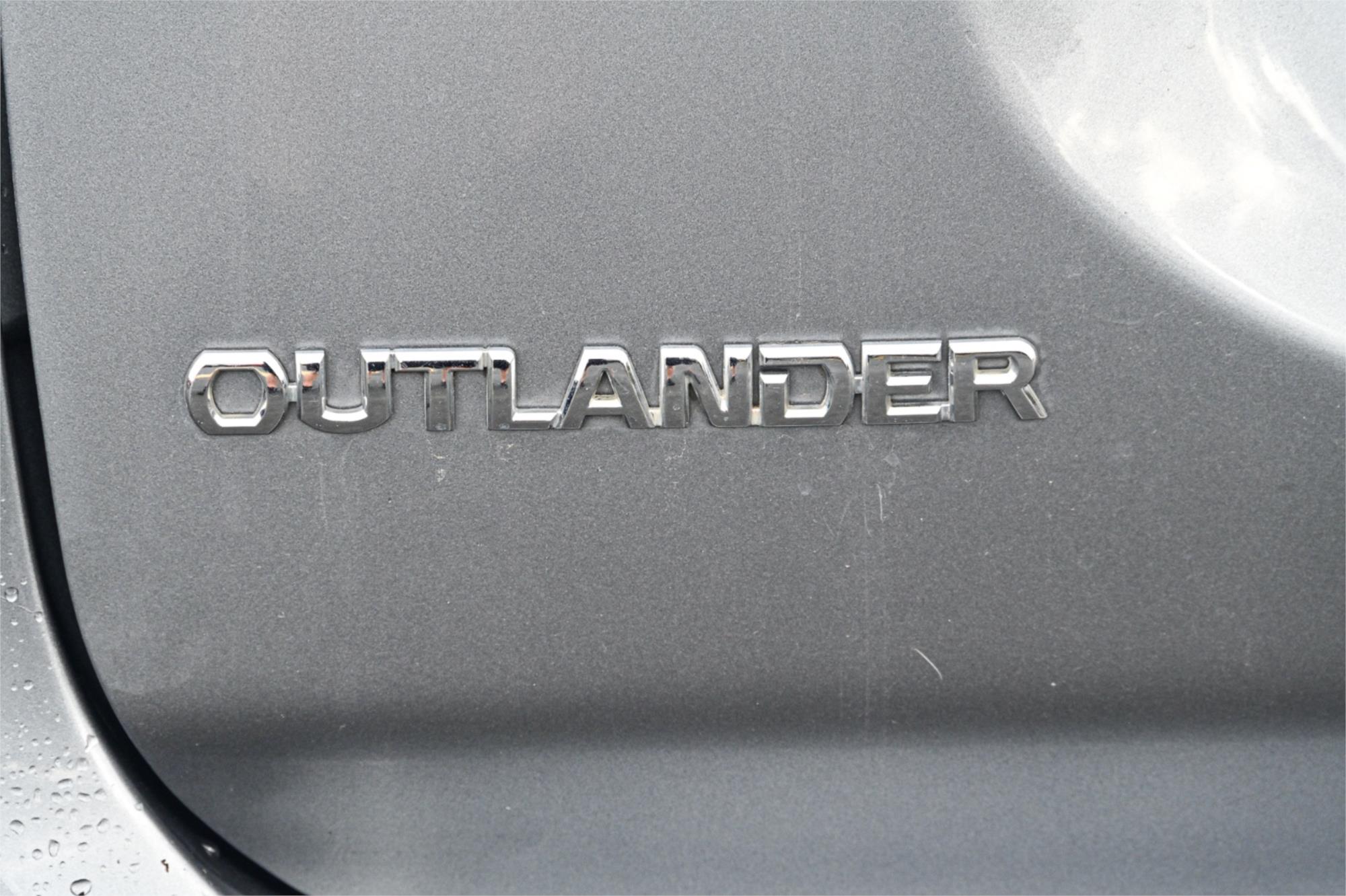 2013 MITSUBISHI OUTLANDER ZJ ES (4x2) CONTINUOUS VARIABLE 4D WAGON
