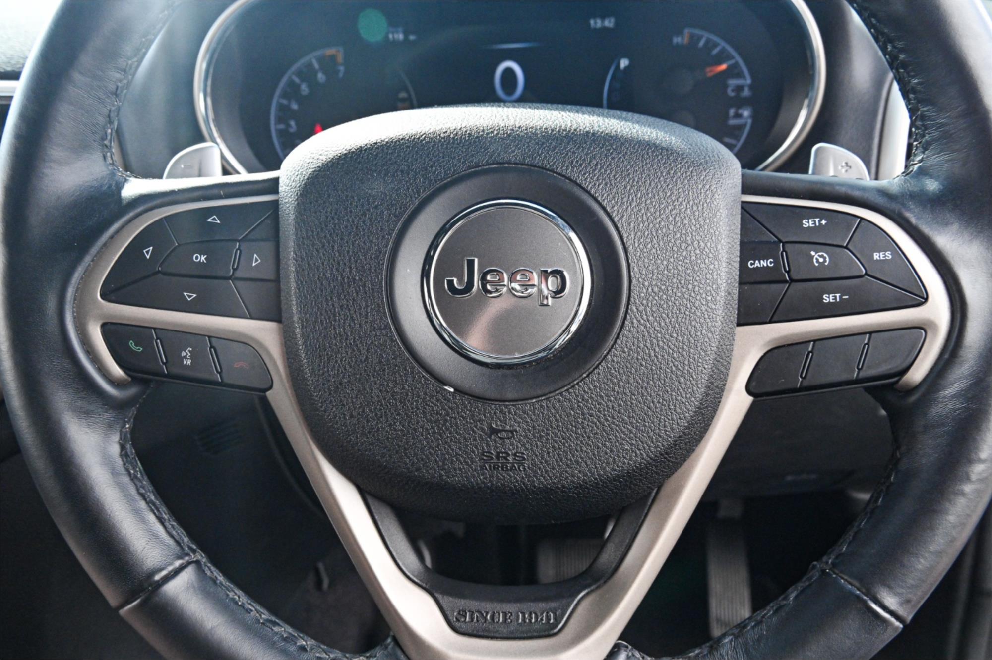2017 JEEP GRAND CHEROKEE WK MY17 LAREDO (4x2) 8 SP AUTOMATIC 4D WAGON