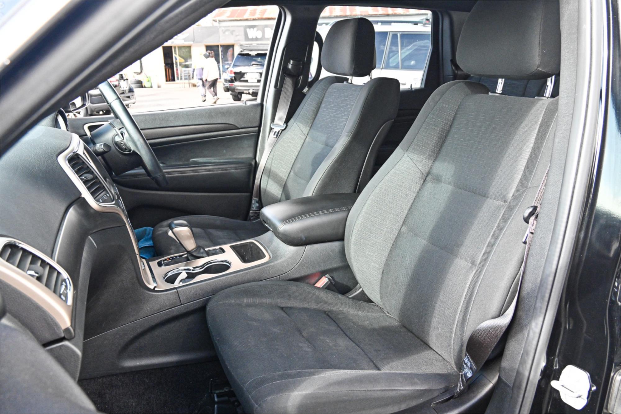 2017 JEEP GRAND CHEROKEE WK MY17 LAREDO (4x2) 8 SP AUTOMATIC 4D WAGON