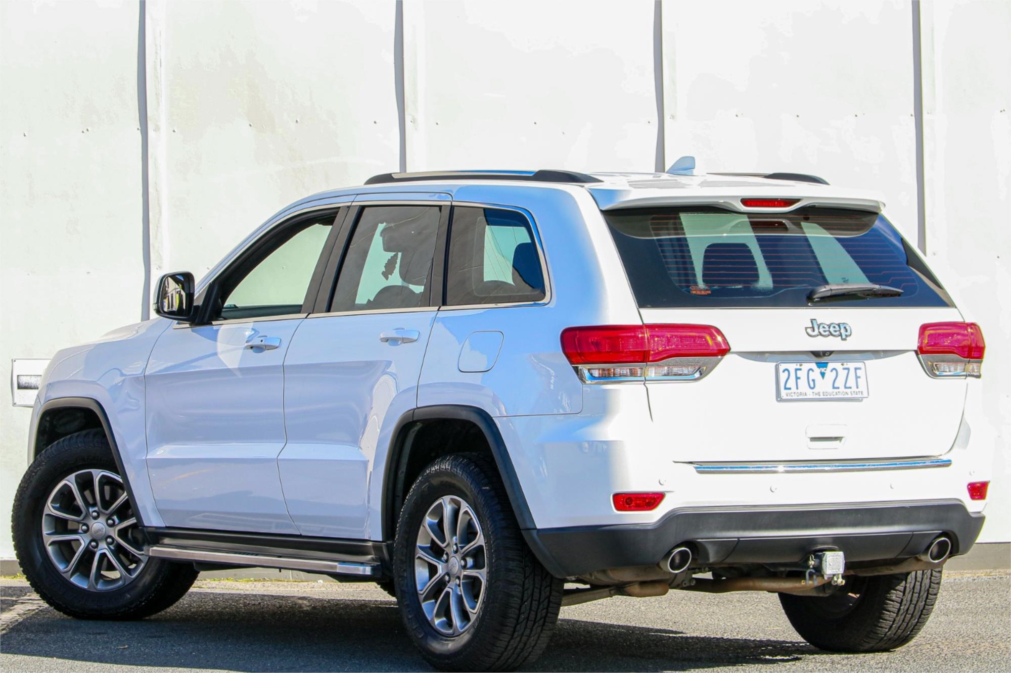 2015 JEEP GRAND CHEROKEE WK MY15 LAREDO (4x4) 8 SP AUTOMATIC 4D WAGON