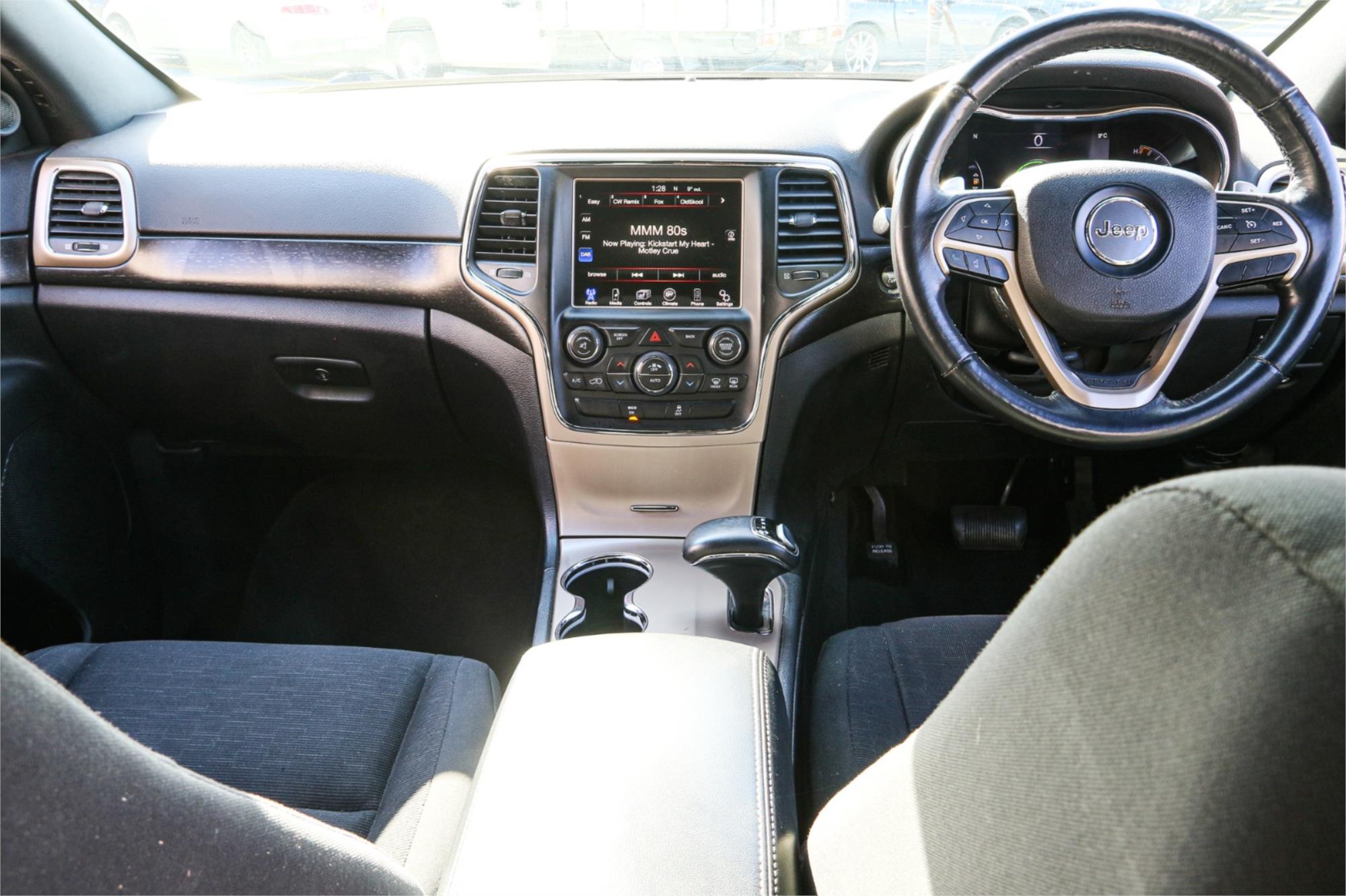 2015 JEEP GRAND CHEROKEE WK MY15 LAREDO (4x4) 8 SP AUTOMATIC 4D WAGON