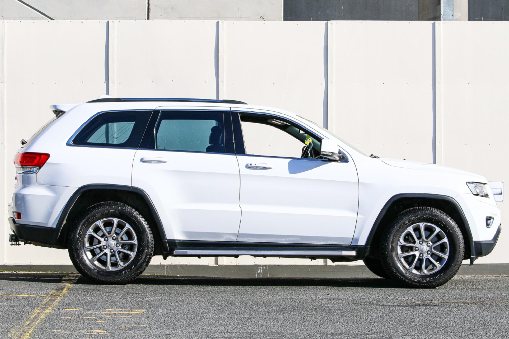 2015 JEEP GRAND CHEROKEE WK MY15 LAREDO (4x4) 8 SP AUTOMATIC 4D WAGON