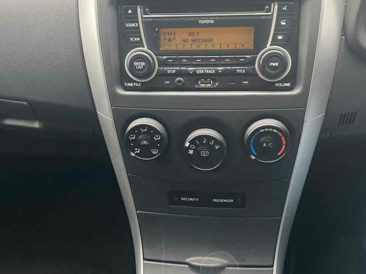 2012 TOYOTA COROLLA ZRE152R MY11 ASCENT 6 SP MANUAL 4D SEDAN
