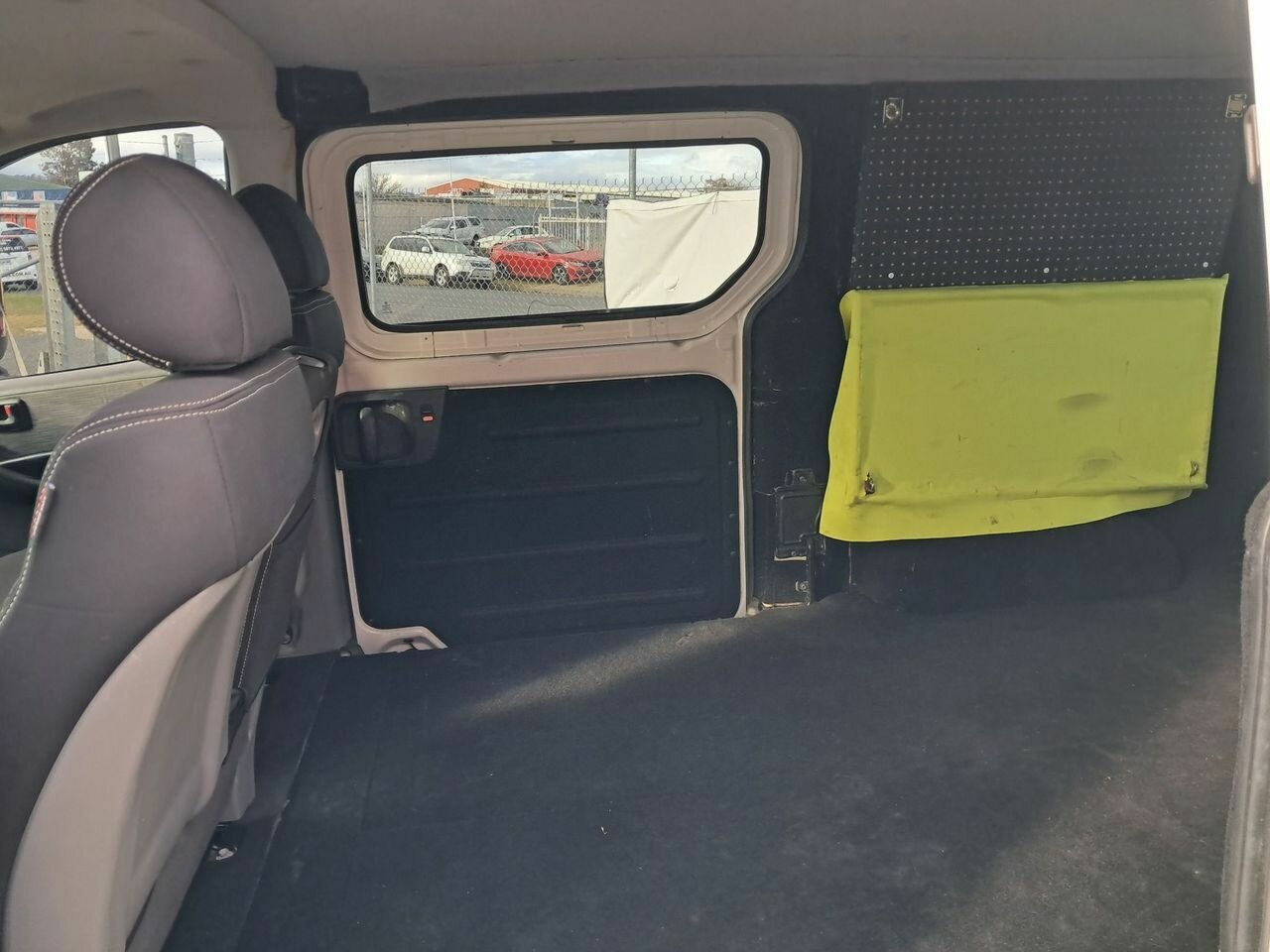 2009 HYUNDAI iLOAD TQ 5 SP MANUAL 4D VAN
