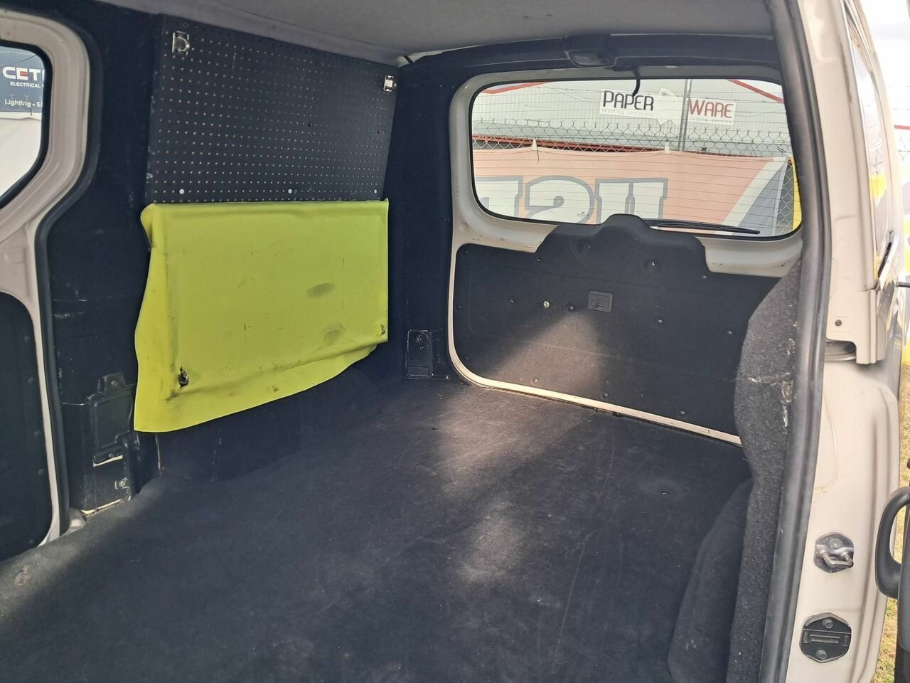2009 HYUNDAI iLOAD TQ 5 SP MANUAL 4D VAN