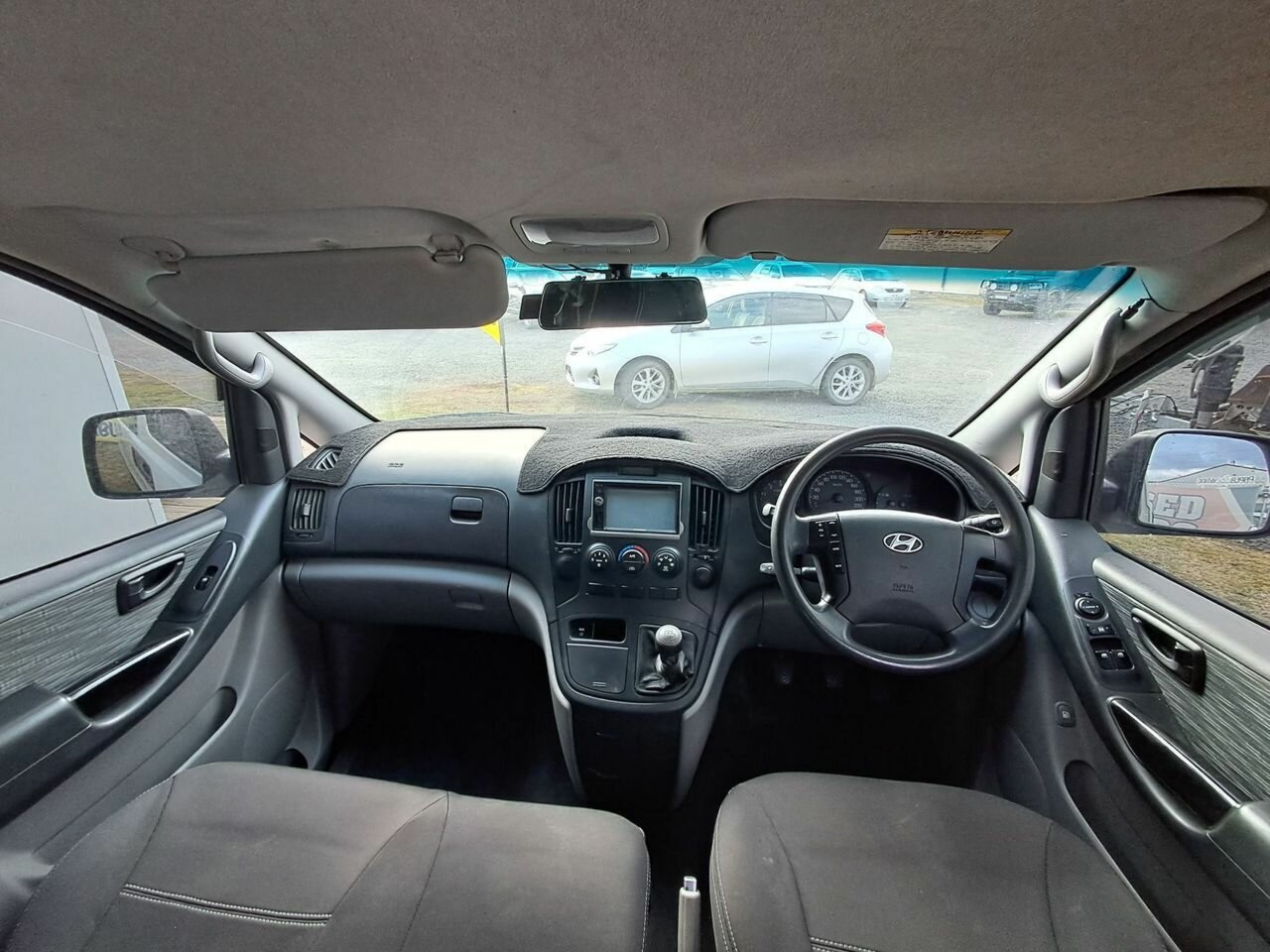 2009 HYUNDAI iLOAD TQ 5 SP MANUAL 4D VAN