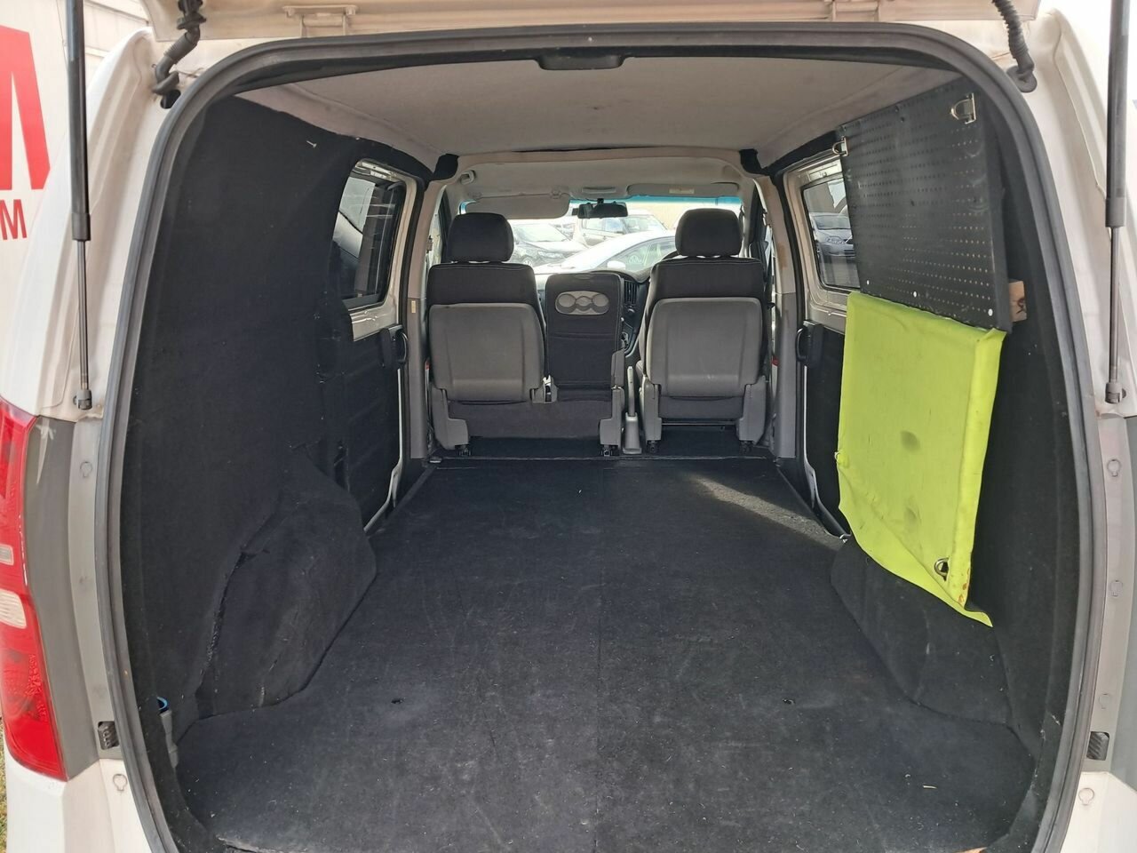 2009 HYUNDAI iLOAD TQ 5 SP MANUAL 4D VAN