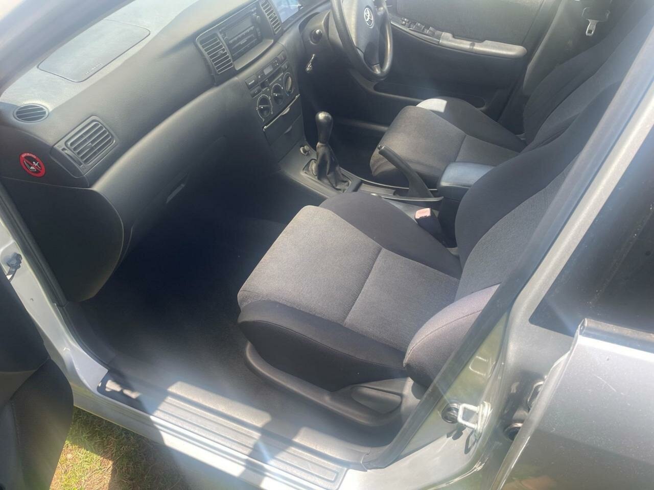 2003 TOYOTA COROLLA ZZE122R CONQUEST SECA 5 SP MANUAL 5D HATCHBACK