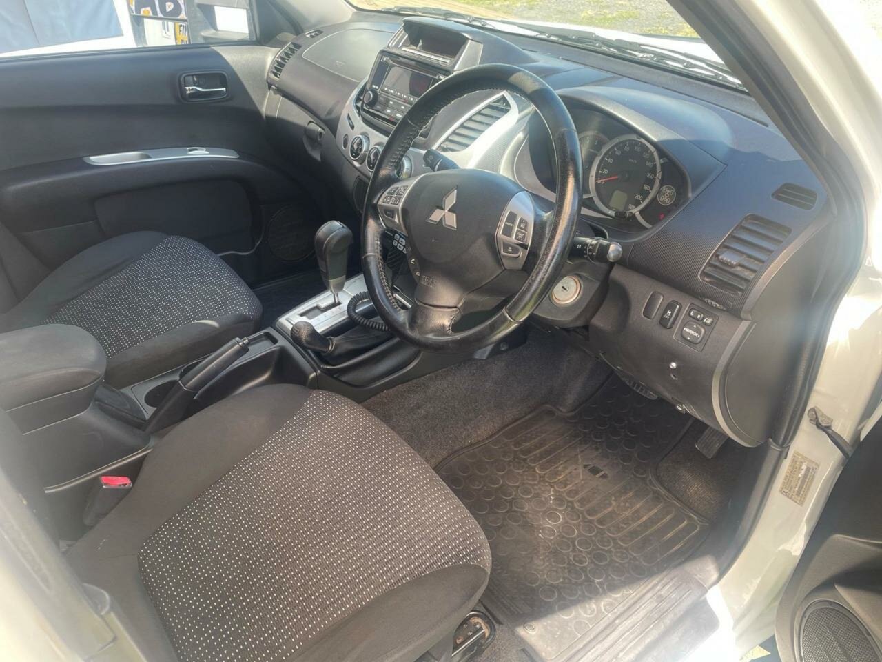 2014 MITSUBISHI TRITON MN MY14 UPDATE GLX-R (4x4) 5 SP AUTOMATIC (4X4) DOUBLE CAB UTILITY