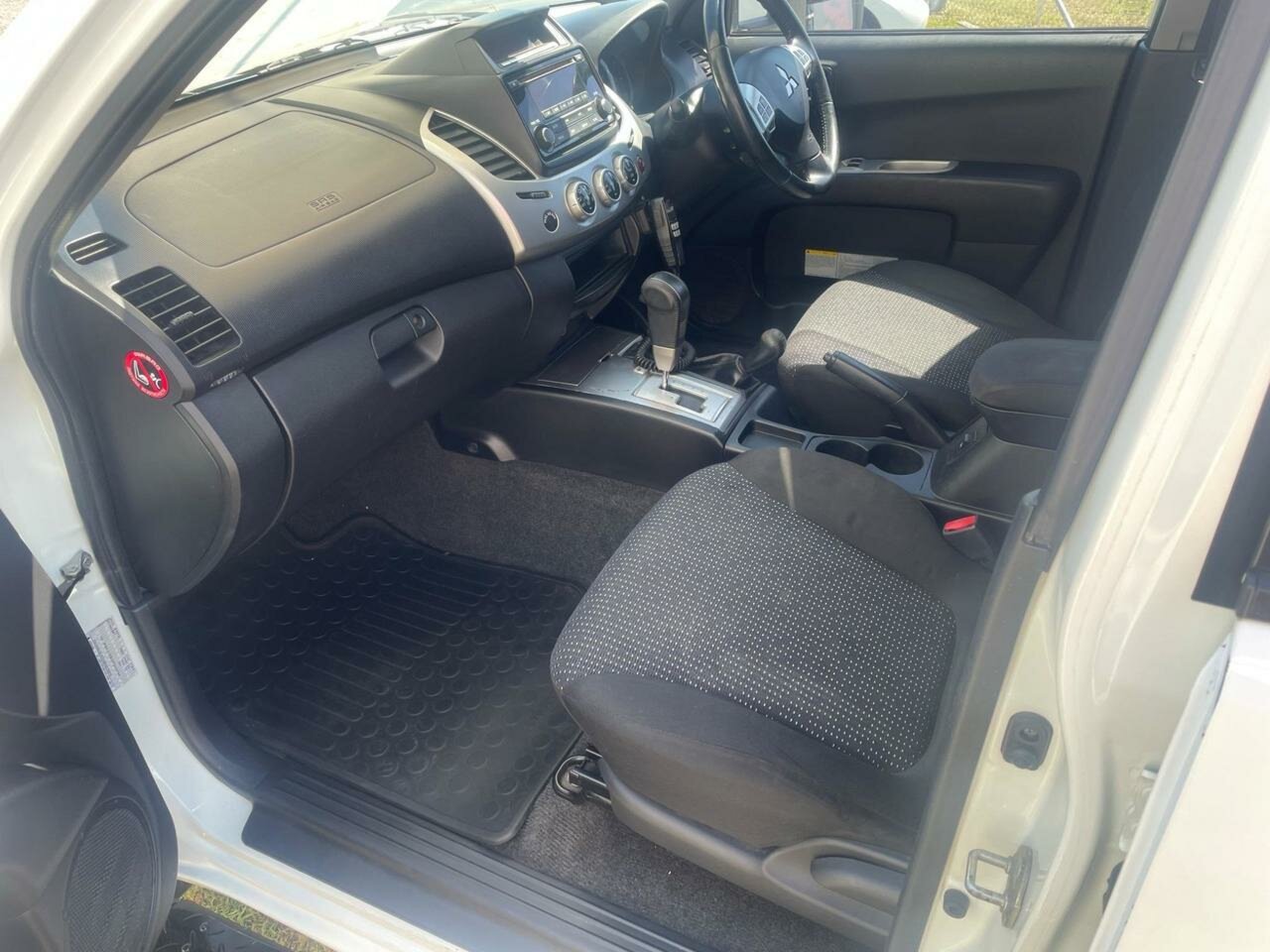 2014 MITSUBISHI TRITON MN MY14 UPDATE GLX-R (4x4) 5 SP AUTOMATIC (4X4) DOUBLE CAB UTILITY