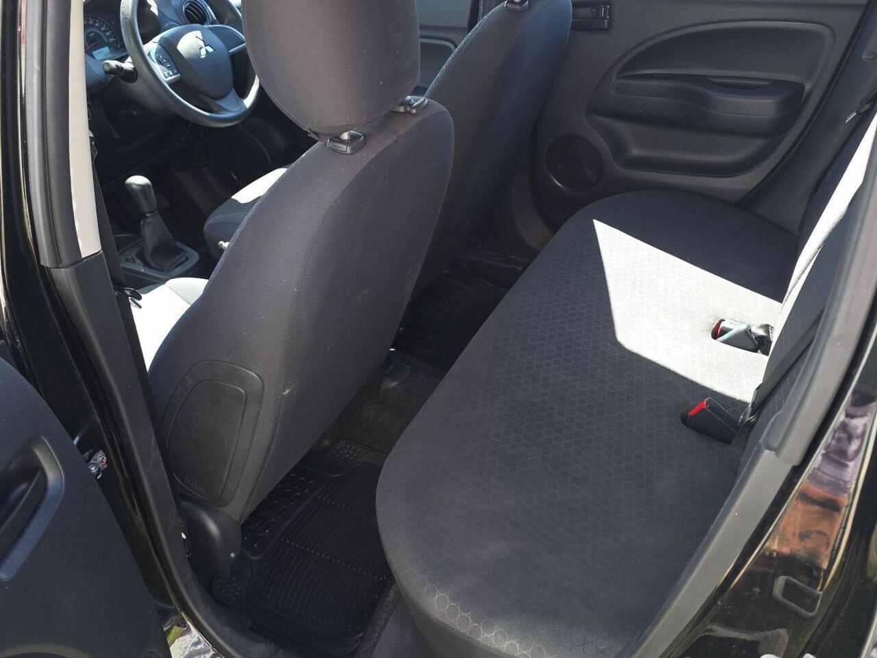 2015 MITSUBISHI MIRAGE LA MY15 ES 5 SP MANUAL 5D HATCHBACK
