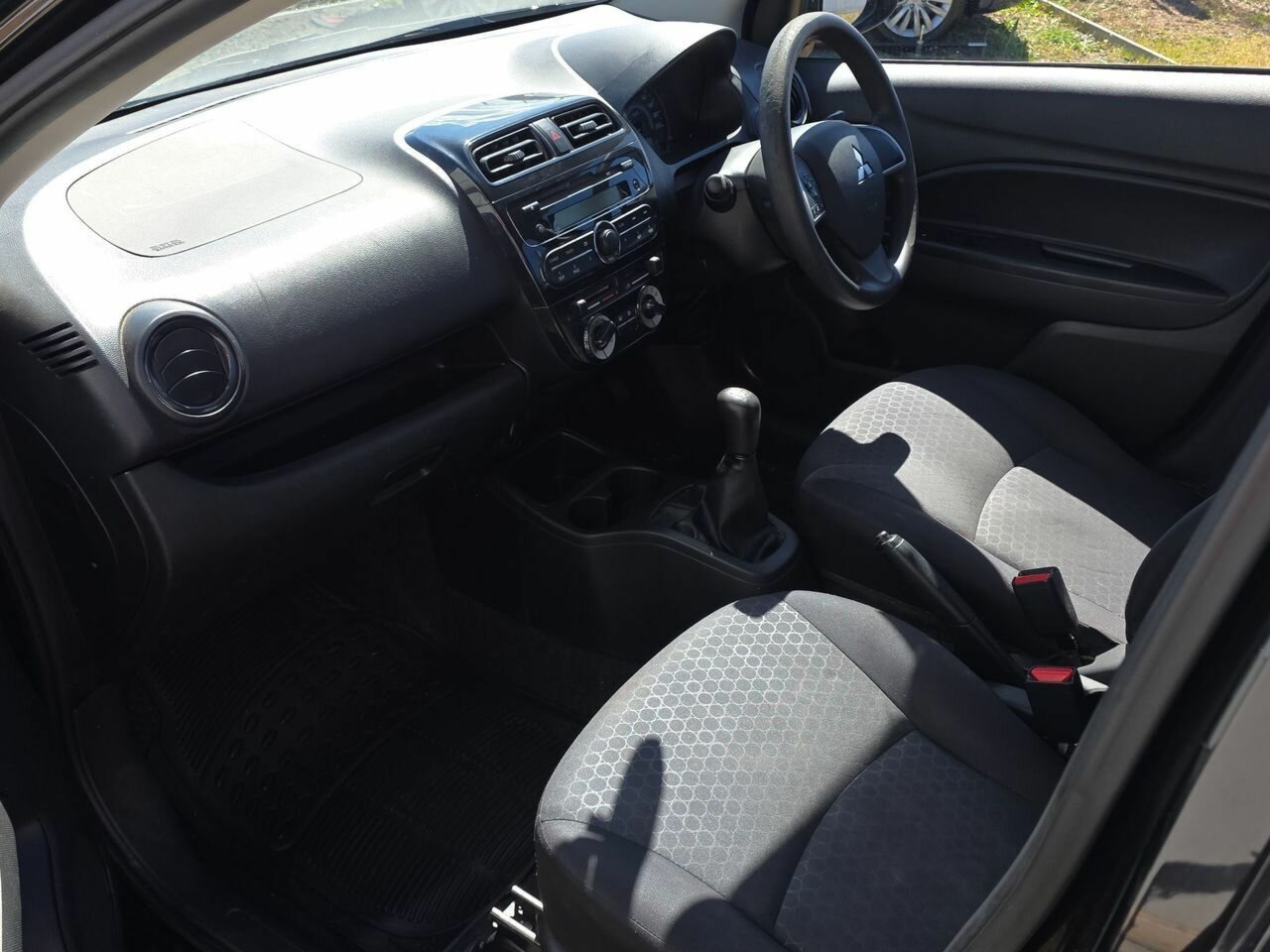 2015 MITSUBISHI MIRAGE LA MY15 ES 5 SP MANUAL 5D HATCHBACK