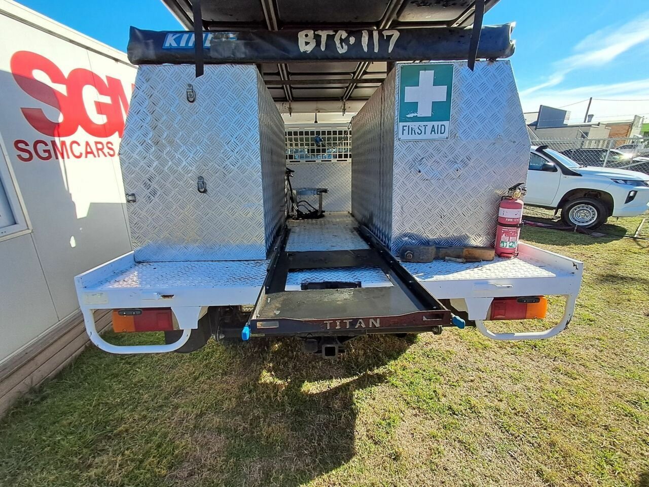 2014 TOYOTA HILUX KUN26R MY14 SR (4x4) 5 SP AUTOMATIC DOUBLE C/CHAS