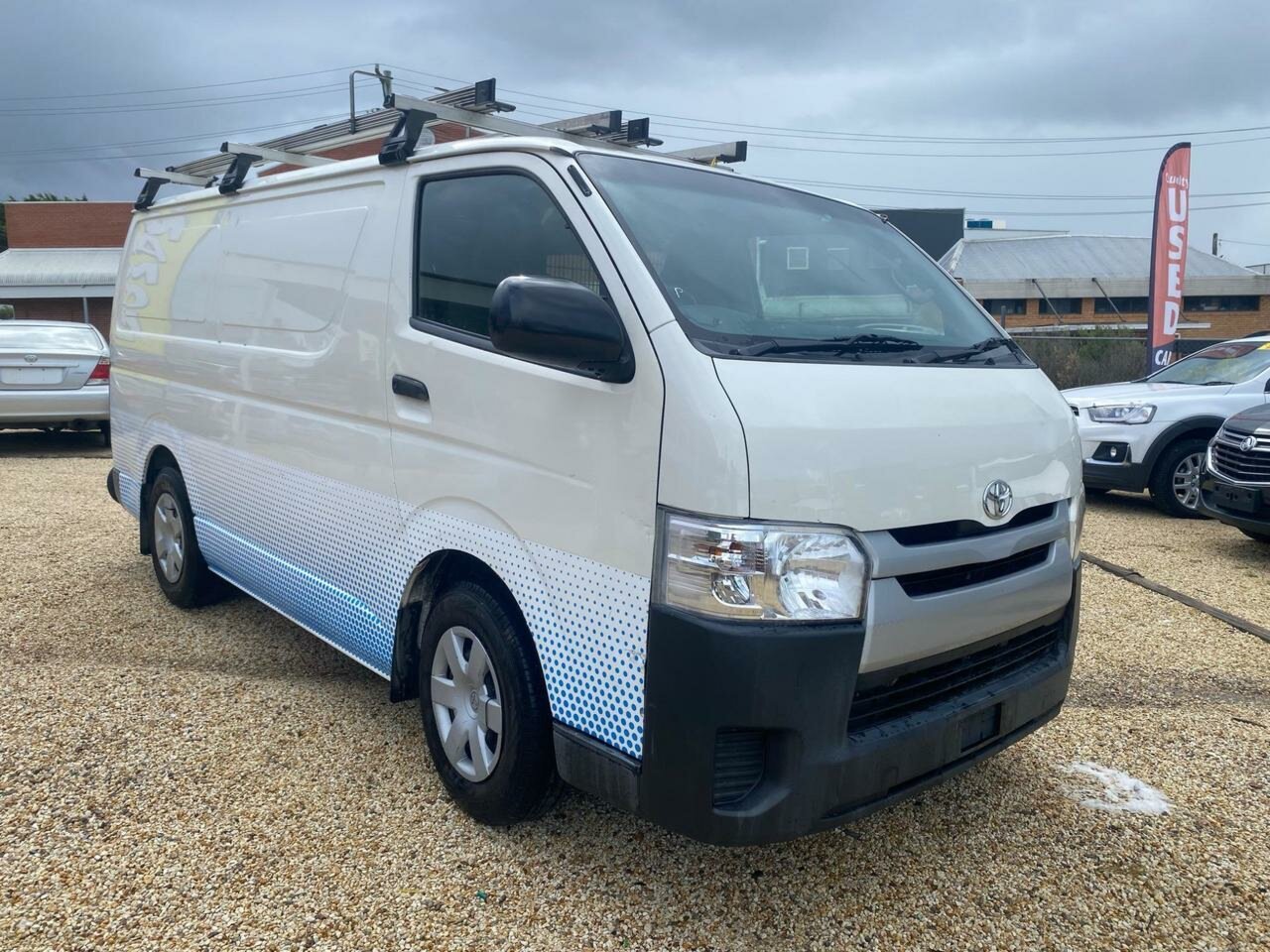 2015 TOYOTA HIACE KDH201R MY15 LWB 4 SP AUTOMATIC 4D VAN