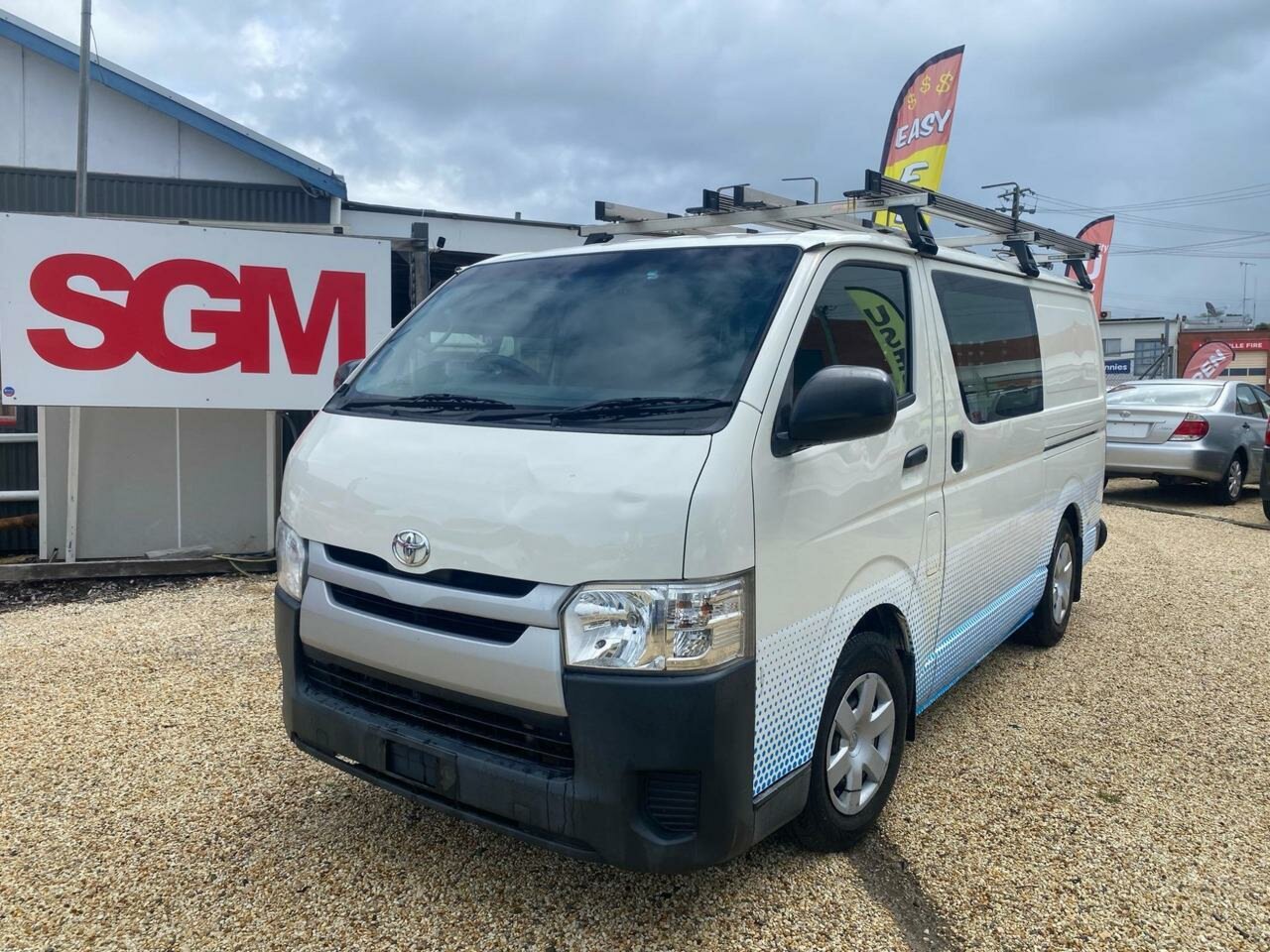2015 TOYOTA HIACE KDH201R MY15 LWB 4 SP AUTOMATIC 4D VAN