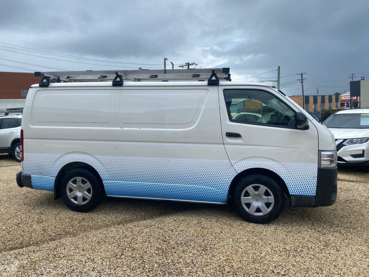 2015 TOYOTA HIACE KDH201R MY15 LWB 4 SP AUTOMATIC 4D VAN