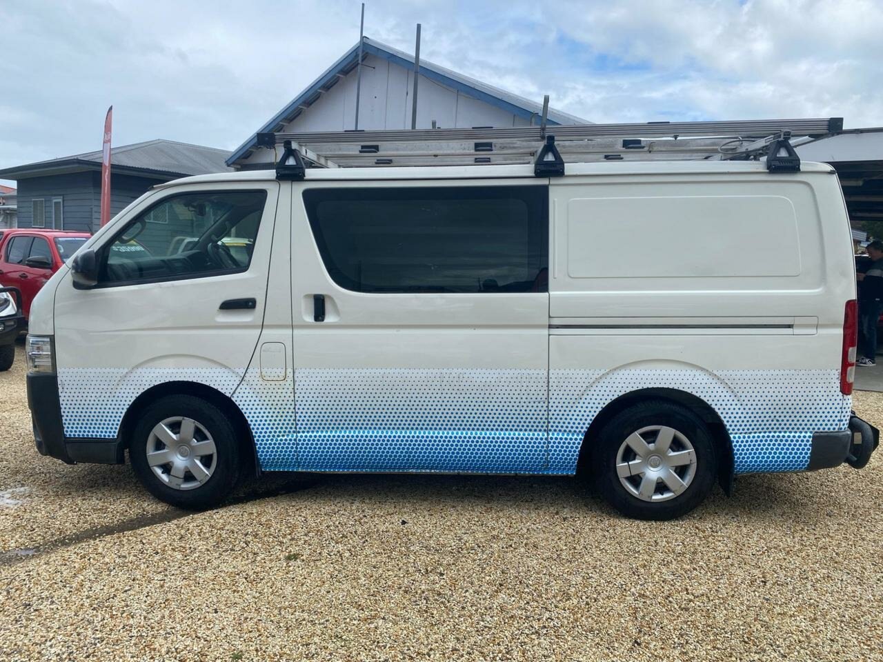 2015 TOYOTA HIACE KDH201R MY15 LWB 4 SP AUTOMATIC 4D VAN