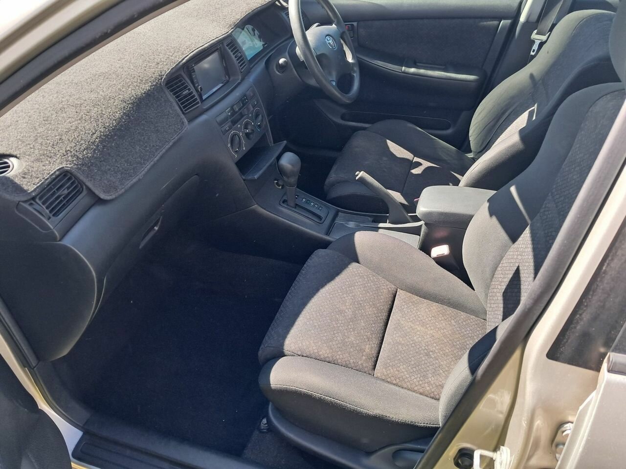 2004 TOYOTA COROLLA ZZE122R CONQUEST SECA 4 SP AUTOMATIC 5D HATCHBACK