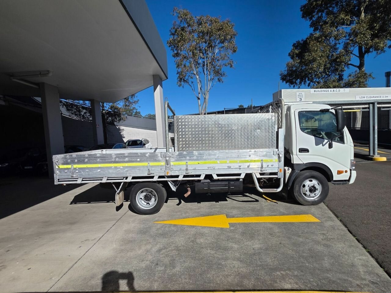 2008 HINO 300 XKU414M HYBRID 6500 MEDIUM 6 SP MANUAL C/CHAS