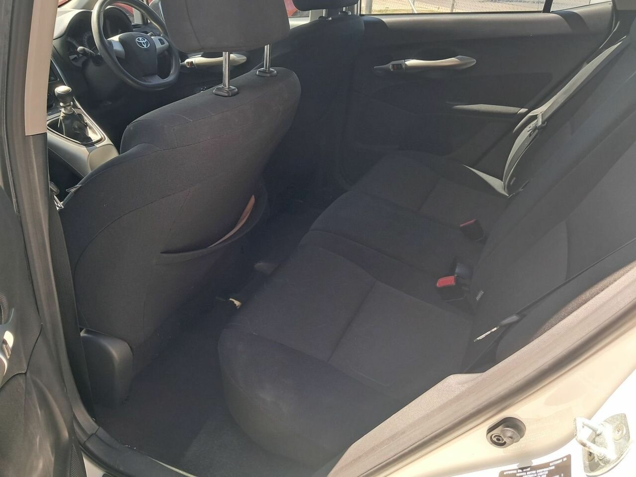 2011 TOYOTA COROLLA ZRE152R MY11 ASCENT 6 SP MANUAL 5D HATCHBACK
