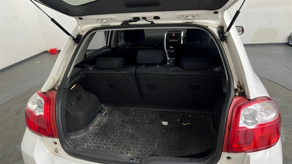 2011 TOYOTA COROLLA ZRE152R MY11 ASCENT 6 SP MANUAL 5D HATCHBACK