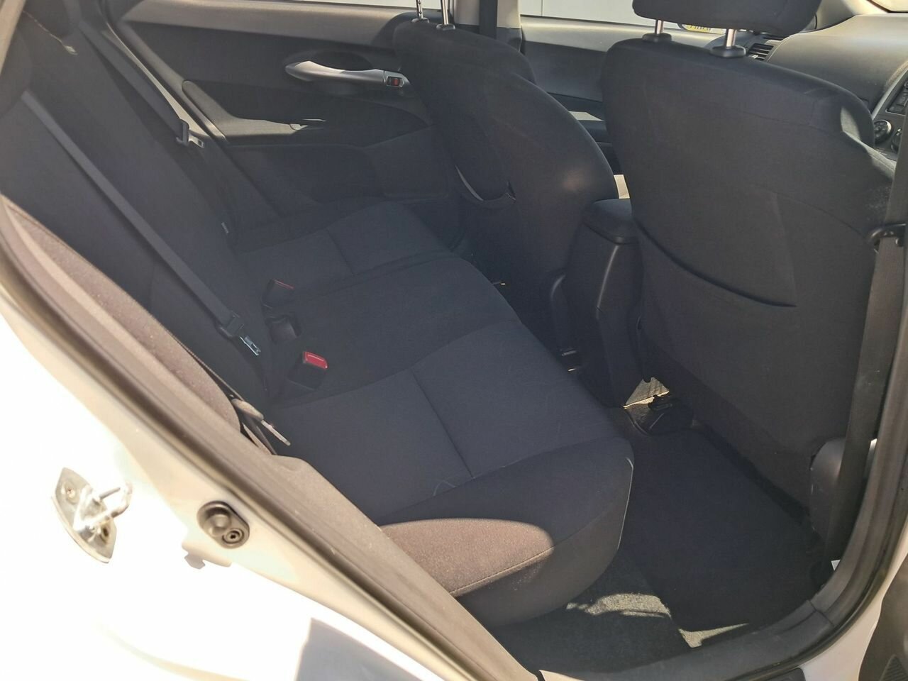 2011 TOYOTA COROLLA ZRE152R MY11 ASCENT 6 SP MANUAL 5D HATCHBACK
