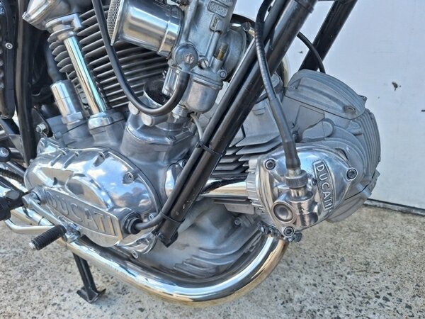 1972 DUCATI 750GT ROAD