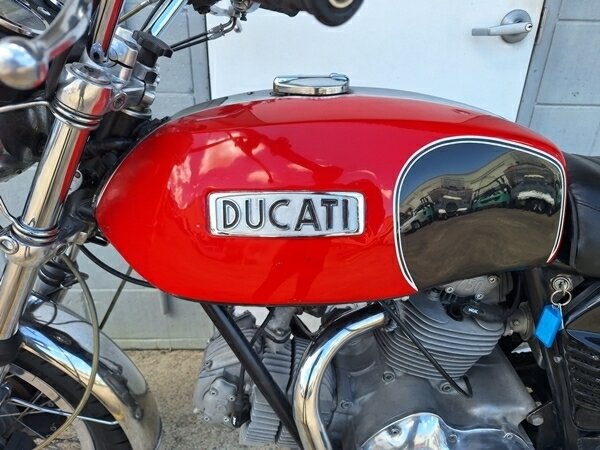 1972 DUCATI 750GT ROAD