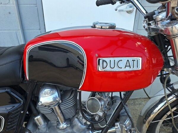 1972 DUCATI 750GT ROAD