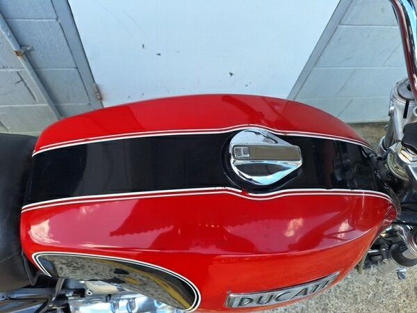 1972 DUCATI 750GT ROAD