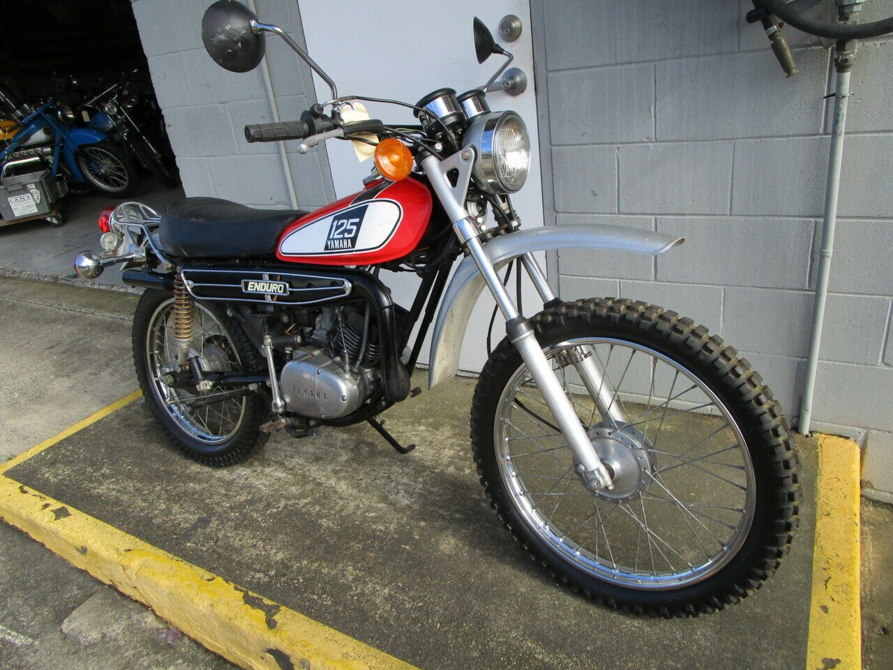 1975 YAMAHA DT125 ROAD
