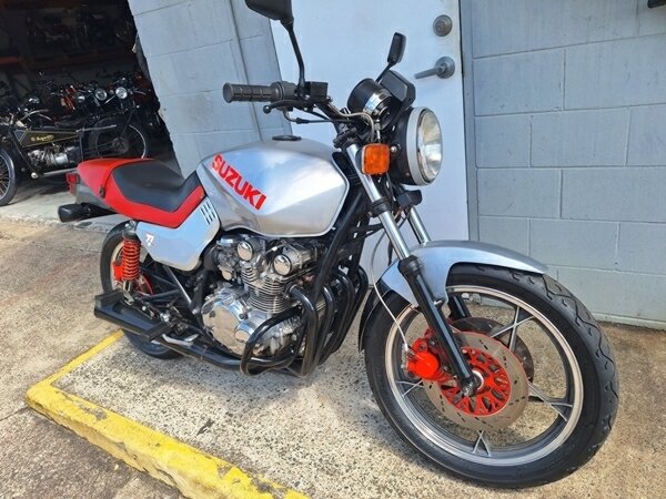 1990 SUZUKI GS550 KATANA ROAD