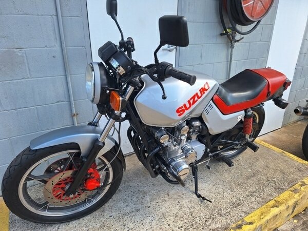 1990 SUZUKI GS550 KATANA ROAD
