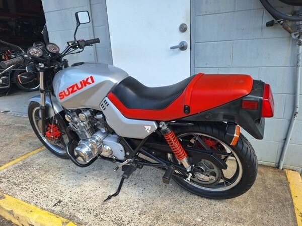 1990 SUZUKI GS550 KATANA ROAD