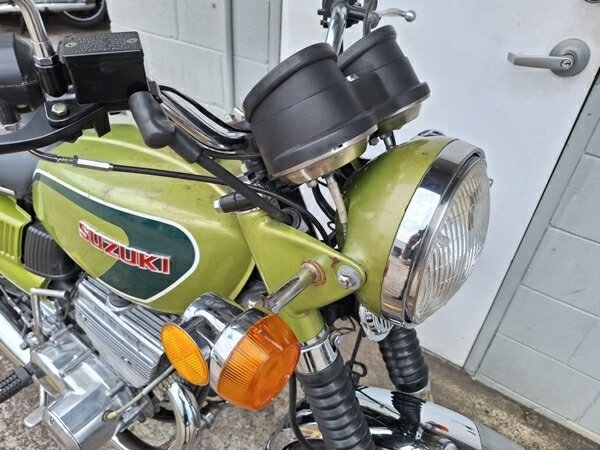 1972 SUZUKI GT550 ROAD